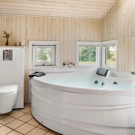 Holiday home Gorgeous In With House Sea View *